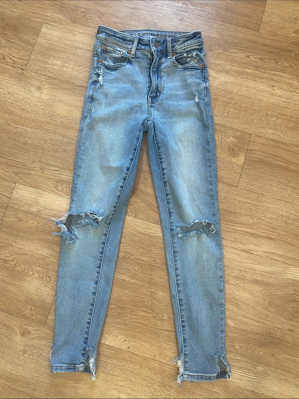 American Eagle Super Stretch High-Rise Distressed Skinny Jeans Size 00 Light Was